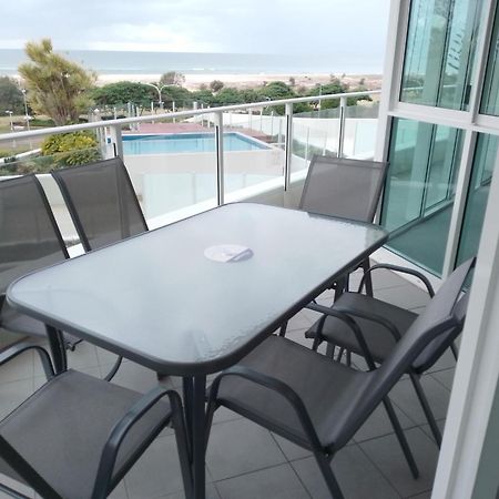 Kirra Surf Apartments Guldkusten Exteriör bild