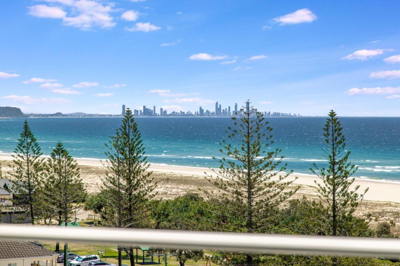 Kirra Surf Apartments Guldkusten Exteriör bild