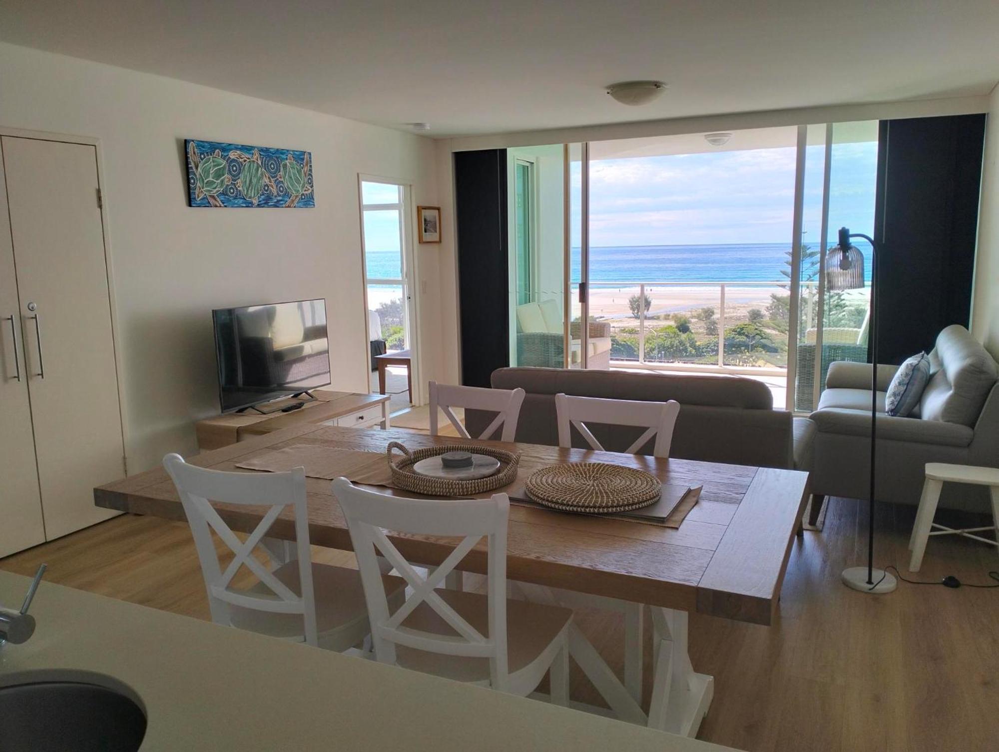 Kirra Surf Apartments Guldkusten Exteriör bild