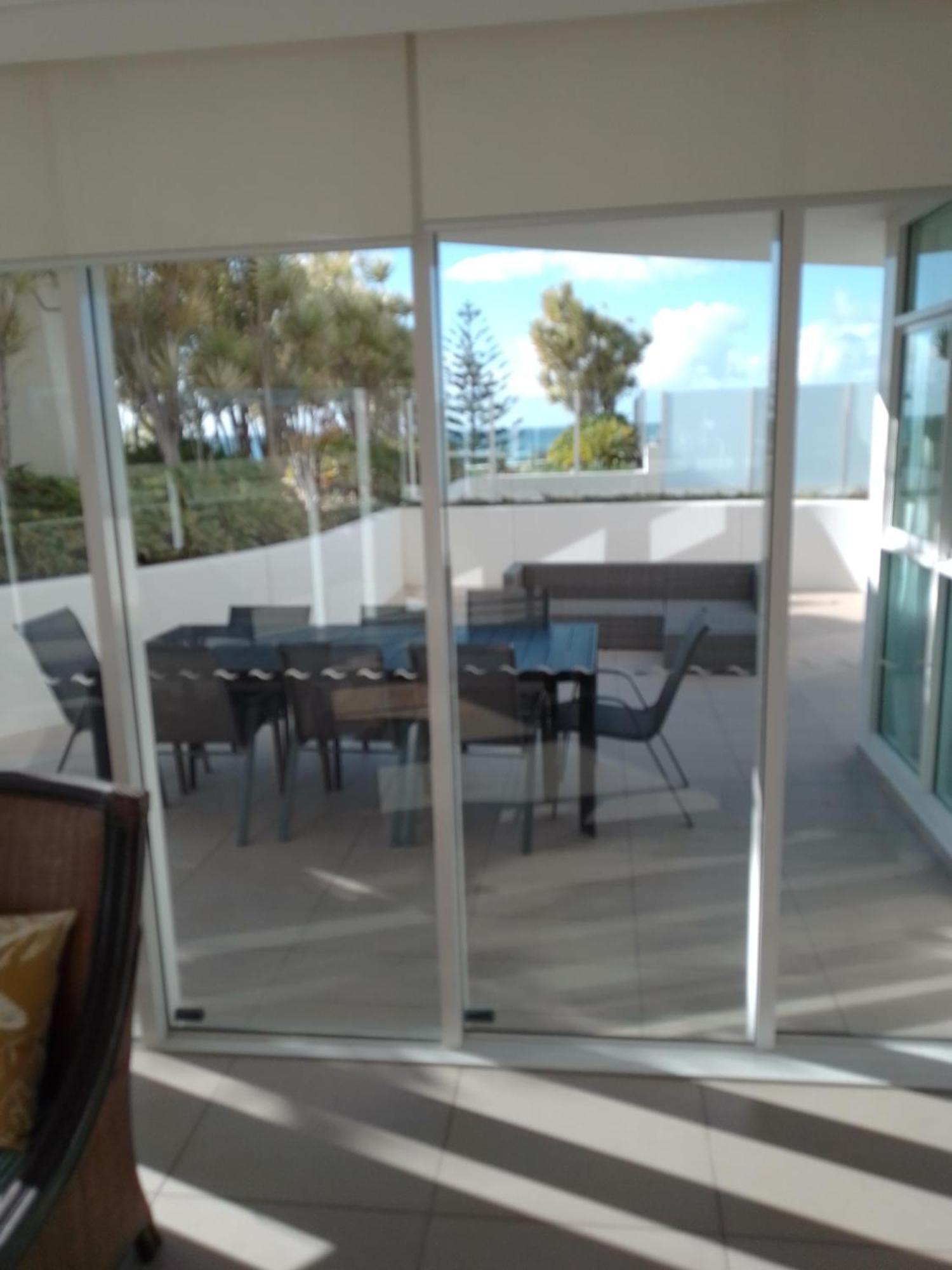 Kirra Surf Apartments Guldkusten Exteriör bild