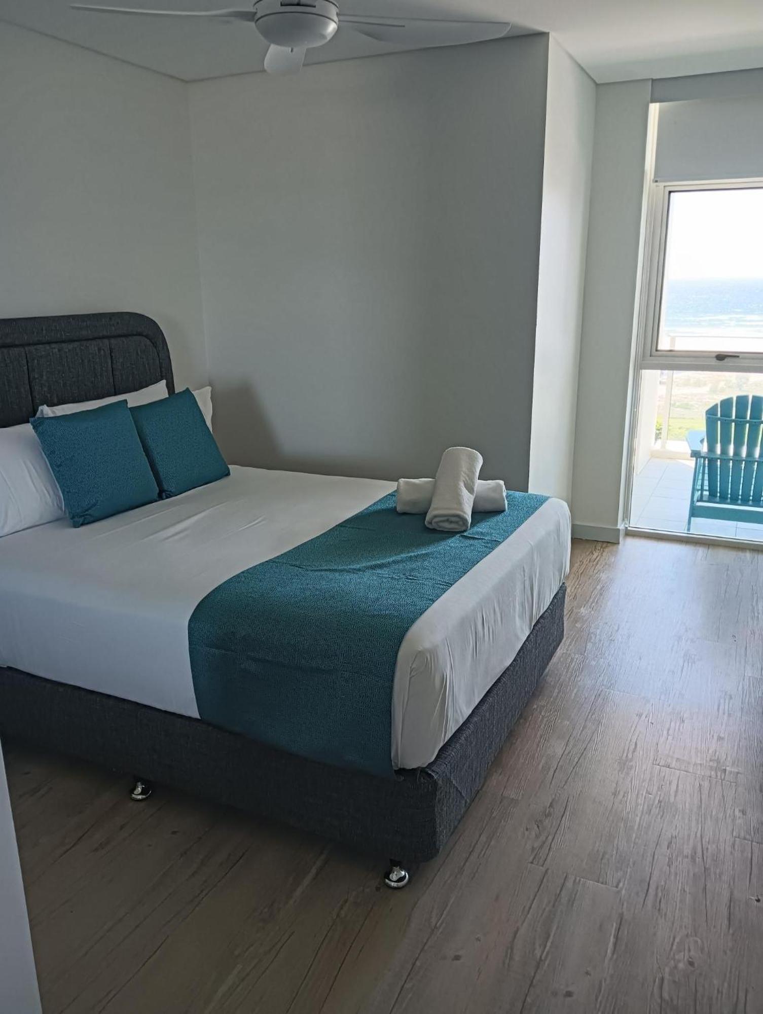 Kirra Surf Apartments Guldkusten Exteriör bild