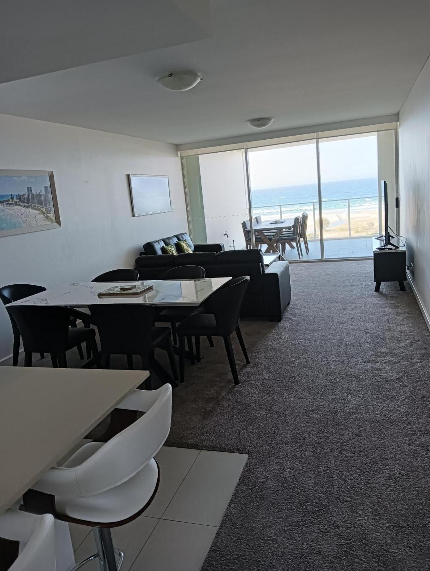 Kirra Surf Apartments Guldkusten Exteriör bild