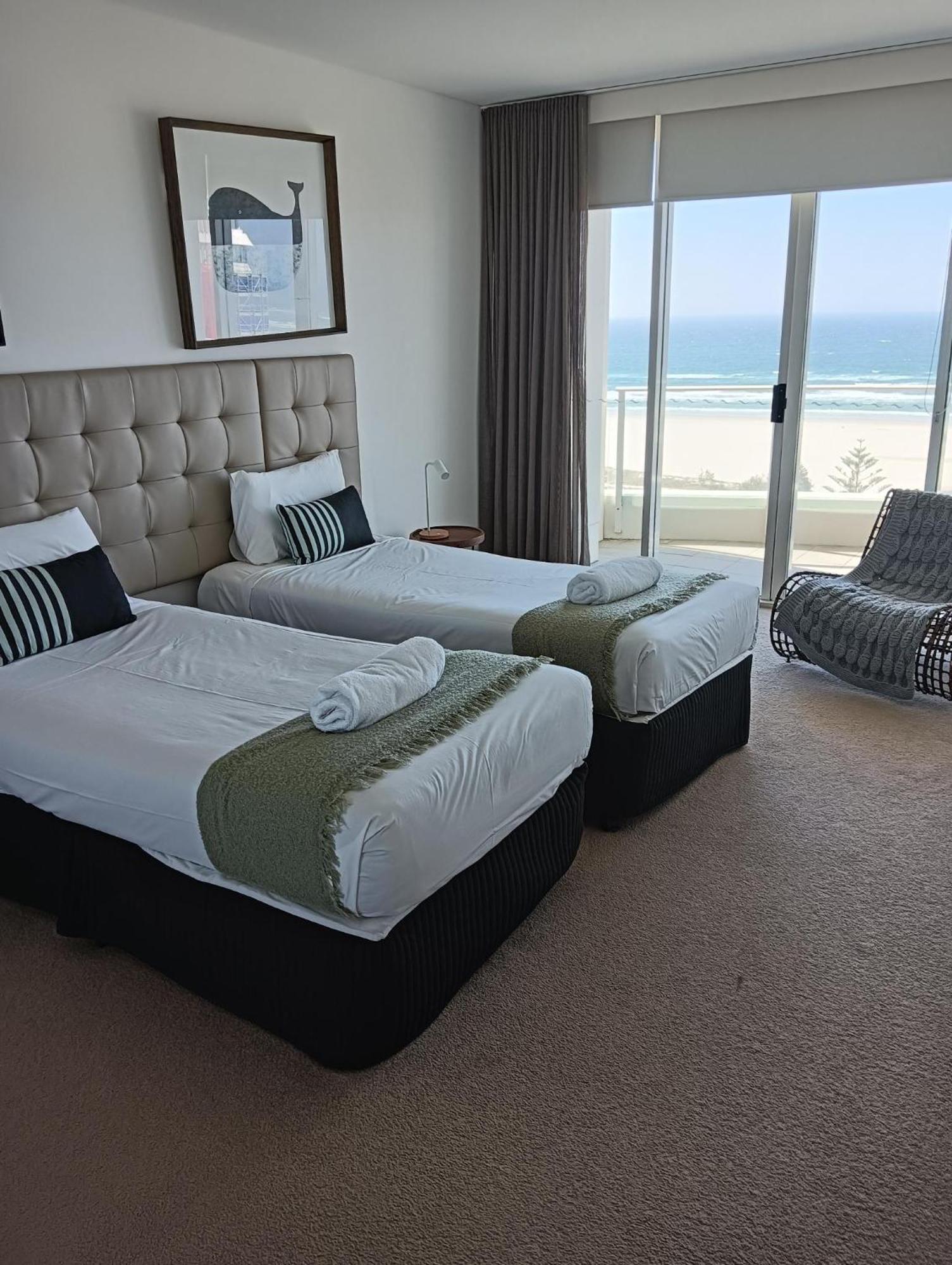 Kirra Surf Apartments Guldkusten Exteriör bild