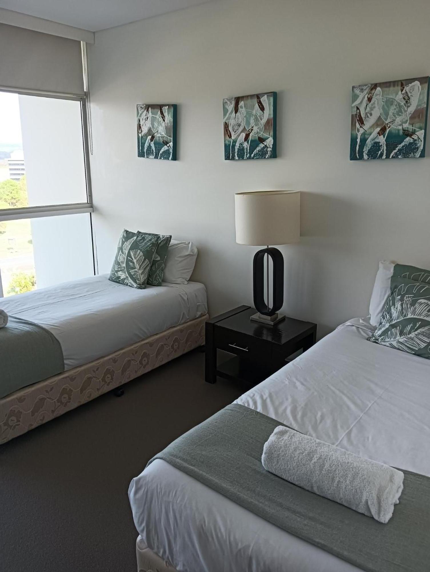 Kirra Surf Apartments Guldkusten Exteriör bild
