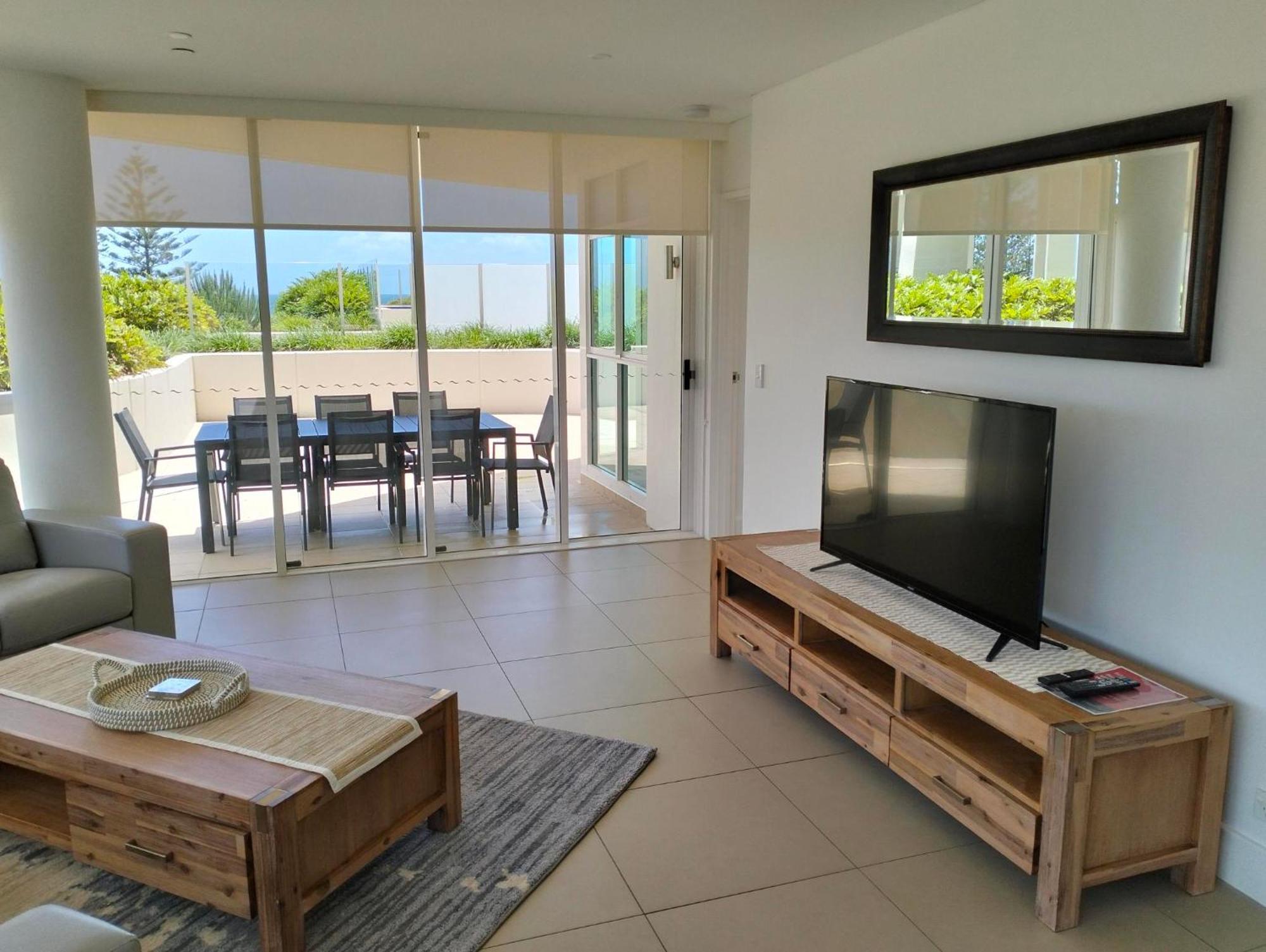 Kirra Surf Apartments Guldkusten Exteriör bild