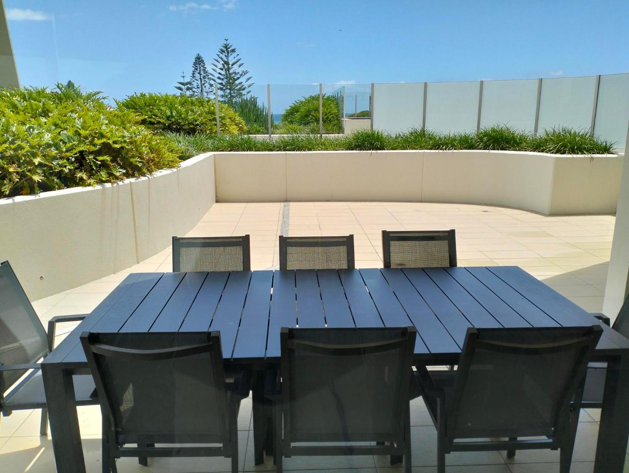 Kirra Surf Apartments Guldkusten Exteriör bild
