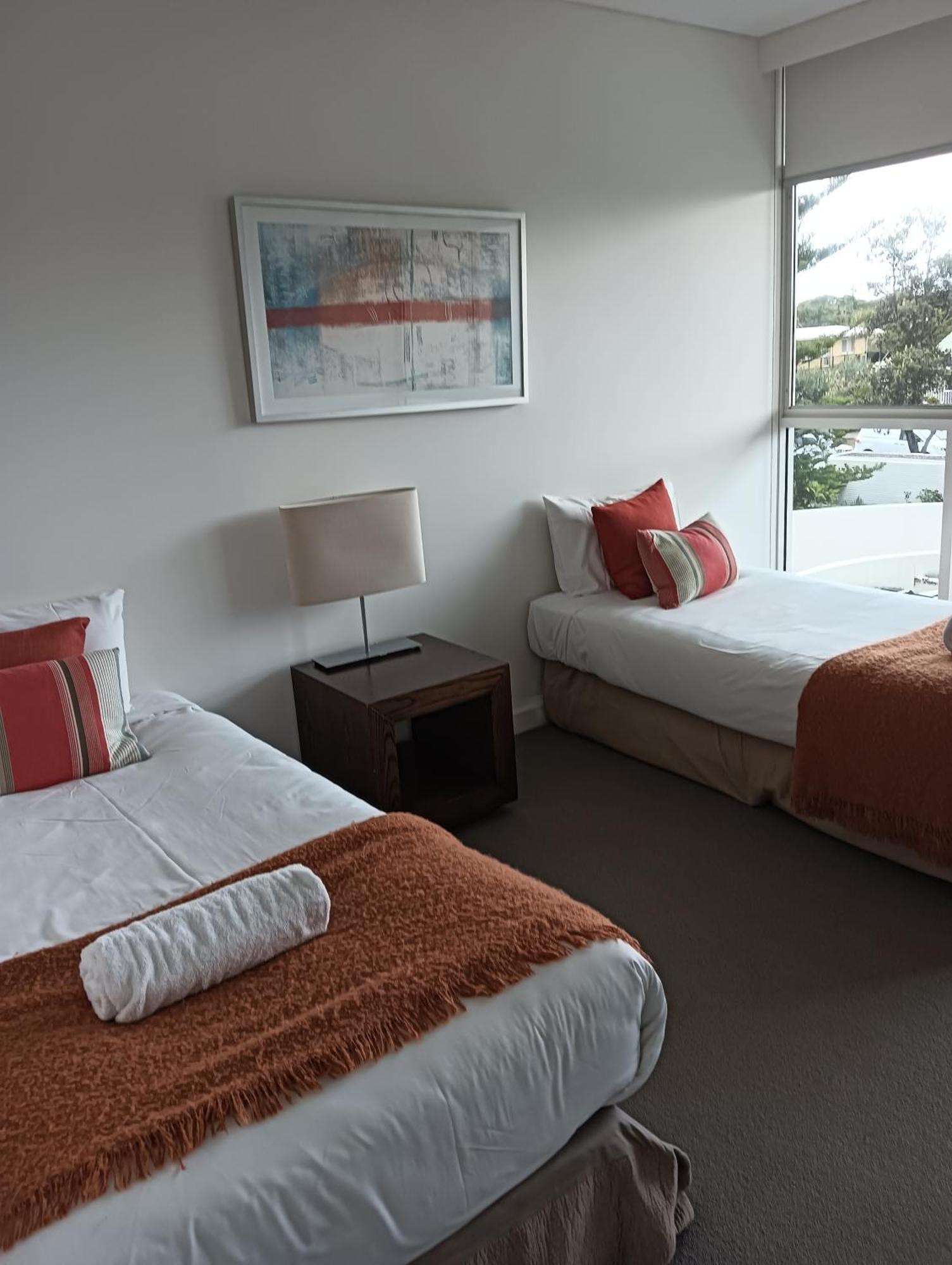 Kirra Surf Apartments Guldkusten Exteriör bild