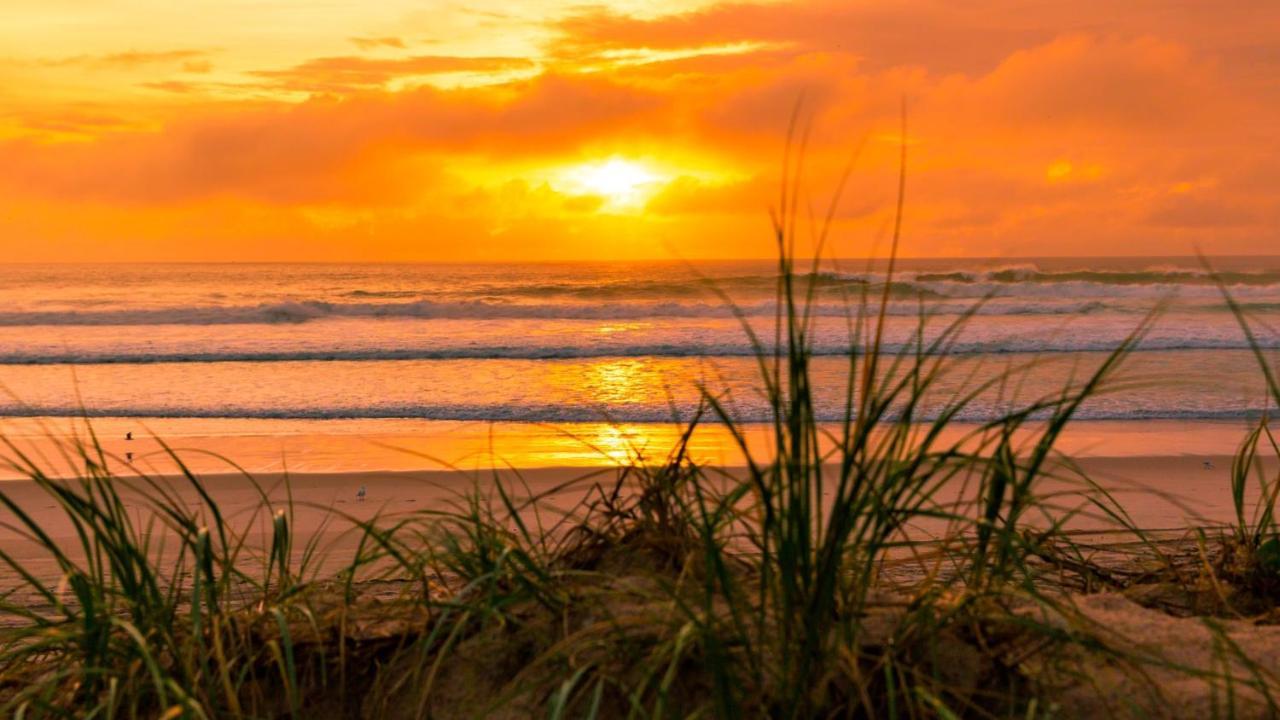 Kirra Surf Apartments Guldkusten Exteriör bild